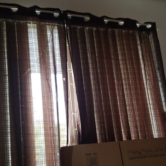 Meet your Posher, Julia - Picture 2 of 2